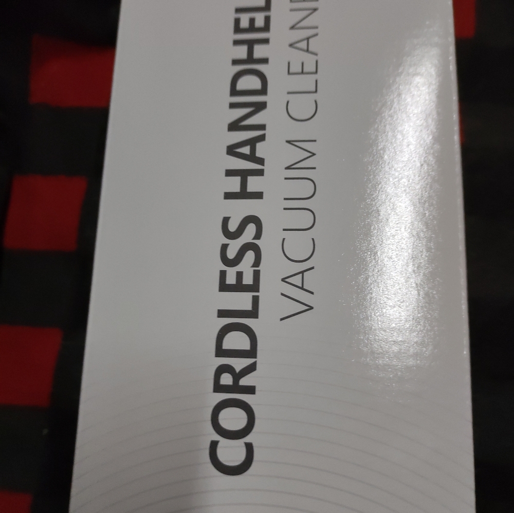 Cordless handheld vacuum